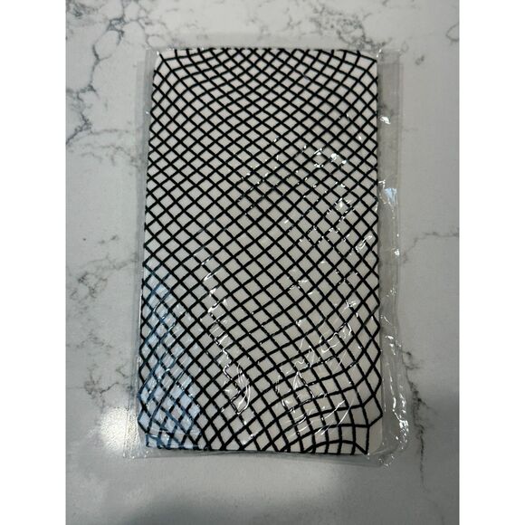 NWT Fishnet Stockings 4 pack Black - Picture 8 of 8